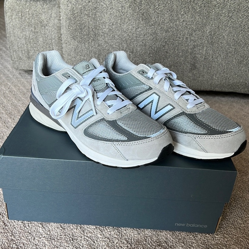 New Balance 990v5